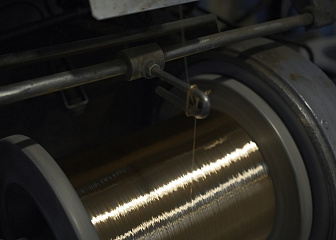 Сборщик-отдельщик катушек трансформаторов